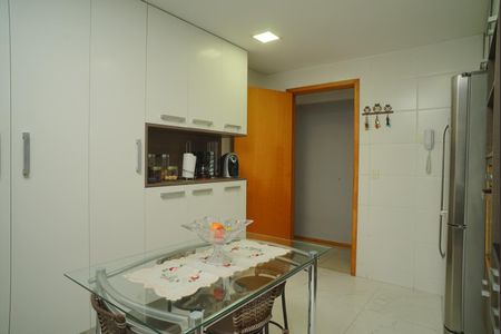 Apartamento à venda com 104m², 3 quartos e 2 vagasCozinha