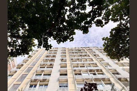 Apartamento para alugar com 90m², 2 quartos e sem vaga Apartamento para alugar com 90m², 2 quartos e sem vagaFachada
