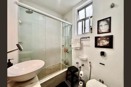 Apartamento para alugar com 90m², 2 quartos e sem vaga Apartamento para alugar com 90m², 2 quartos e sem vagaBanheiro social