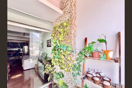 Apartamento para alugar com 90m², 2 quartos e sem vaga Apartamento para alugar com 90m², 2 quartos e sem vagaVaranda da sala