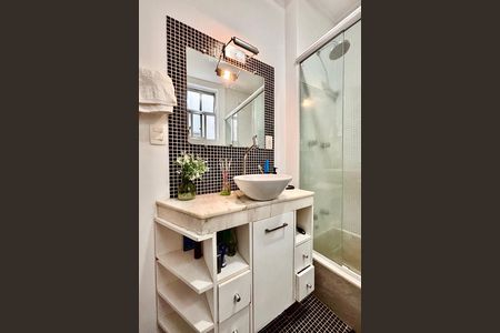Apartamento para alugar com 90m², 2 quartos e sem vaga Apartamento para alugar com 90m², 2 quartos e sem vagaBanheiro social