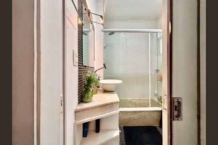 Apartamento para alugar com 90m², 2 quartos e sem vaga Apartamento para alugar com 90m², 2 quartos e sem vagaBanheiro social