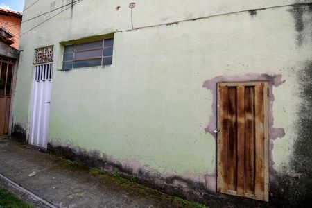 Casa para alugar com 180m², 3 quartos e 4 vagas Casa para alugar com 180m², 3 quartos e 4 vagasFachada