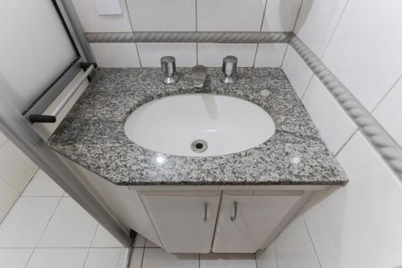 Apartamento para alugar com 60m², 2 quartos e 2 vagas Apartamento para alugar com 60m², 2 quartos e 2 vagasBanheiro social