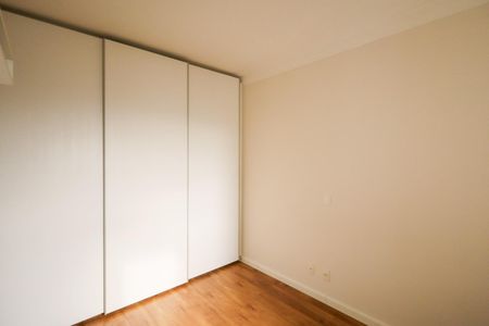 Apartamento à venda com 72m², 3 quartos e 2 vagas Apartamento à venda com 72m², 3 quartos e 2 vagasQuarto 2
