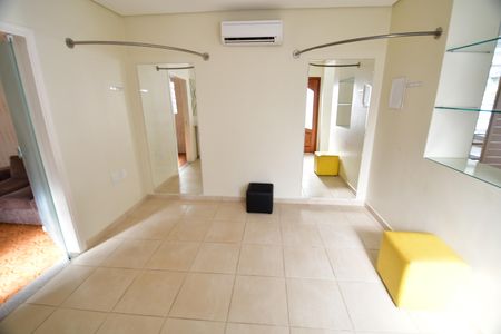 Casa para alugar com 216m², 1 quarto e 3 vagasQuarto