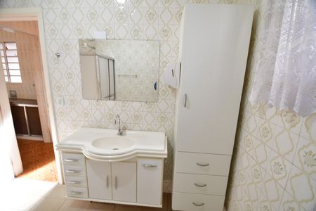 Casa para alugar com 216m², 1 quarto e 3 vagasBanheiro