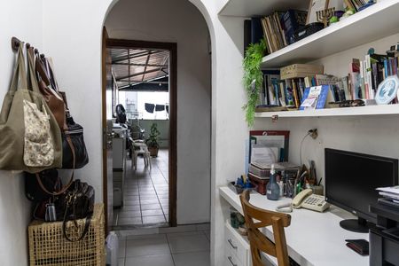 Apartamento à venda com 150m², 2 quartos e 2 vagas Apartamento à venda com 150m², 2 quartos e 2 vagasEscritório