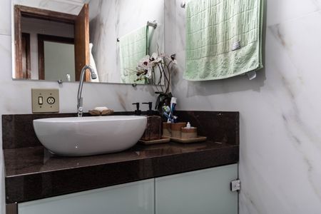 Apartamento à venda com 150m², 2 quartos e 2 vagas Apartamento à venda com 150m², 2 quartos e 2 vagasBanheiro