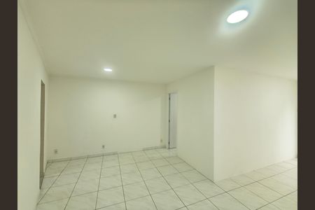 Casa para alugar com 60m², 1 quarto e sem vaga
