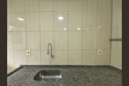 Casa para alugar com 60m², 1 quarto e sem vaga