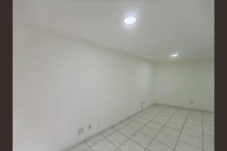 Casa para alugar com 60m², 1 quarto e sem vaga
