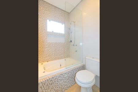 Casa de condomínio para alugar com 110m², 3 quartos e 1 vaga Casa de condomínio para alugar com 110m², 3 quartos e 1 vagaBanheiro da Suíte