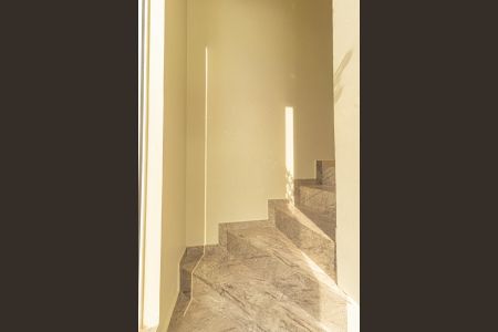 Casa de condomínio para alugar com 110m², 3 quartos e 1 vaga Casa de condomínio para alugar com 110m², 3 quartos e 1 vagaEscada