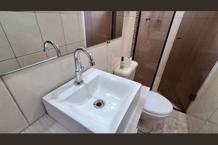 Casa para alugar com 70m², 2 quartos e sem vaga Casa para alugar com 70m², 2 quartos e sem vagaBanheiro Social