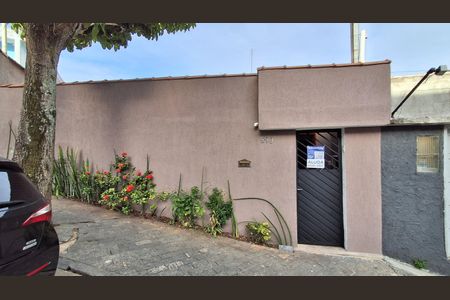 Casa para alugar com 70m², 2 quartos e sem vaga Casa para alugar com 70m², 2 quartos e sem vagaFachada