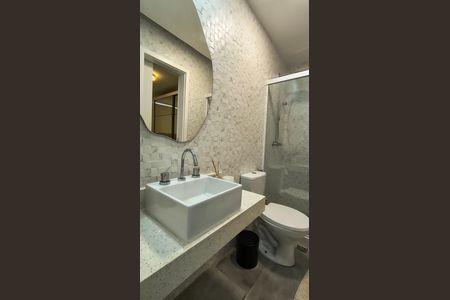 Apartamento para alugar com 90m², 2 quartos e 2 vagasBanheiro da Suíte 2 e Social 