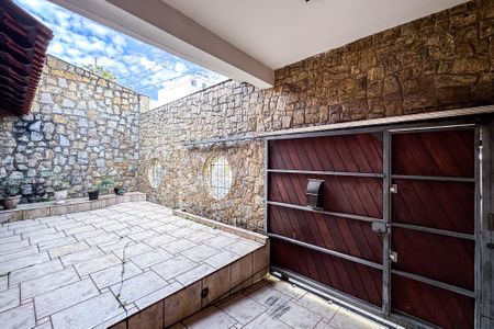 Garagem de casa para alugar com 4 quartos, 204m² em Vila Prudente, São Paulo