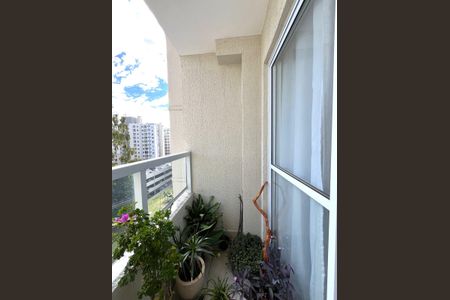 Apartamento à venda com 45m², 2 quartos e 1 vaga Apartamento à venda com 45m², 2 quartos e 1 vagaSacada