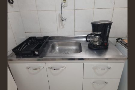 Cozinha de apartamento para alugar com 1 quarto, 40m² em Centro Histórico, Porto Alegre
