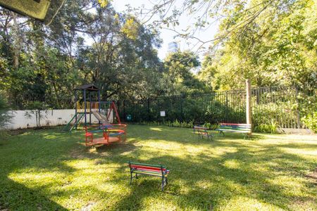 Apartamento para alugar com 89m², 3 quartos e 1 vaga Apartamento para alugar com 89m², 3 quartos e 1 vagaÁrea comum - Playground