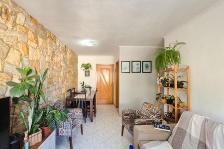 Apartamento à venda com 70m², 2 quartos e 1 vaga Apartamento à venda com 70m², 2 quartos e 1 vagaSala