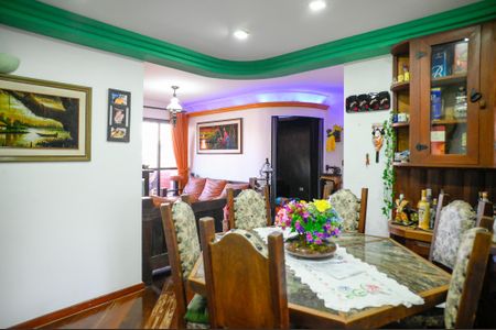 Apartamento para alugar com 151m², 3 quartos e 2 vagas Apartamento para alugar com 151m², 3 quartos e 2 vagasSala de Jantar