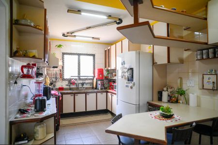 Apartamento para alugar com 151m², 3 quartos e 2 vagas Apartamento para alugar com 151m², 3 quartos e 2 vagasCozinha
