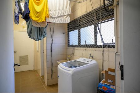 Apartamento para alugar com 151m², 3 quartos e 2 vagas Apartamento para alugar com 151m², 3 quartos e 2 vagasÁrea de Serviço