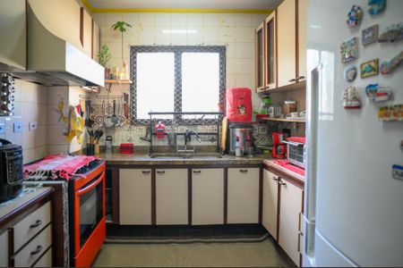 Apartamento para alugar com 151m², 3 quartos e 2 vagas Apartamento para alugar com 151m², 3 quartos e 2 vagasCozinha