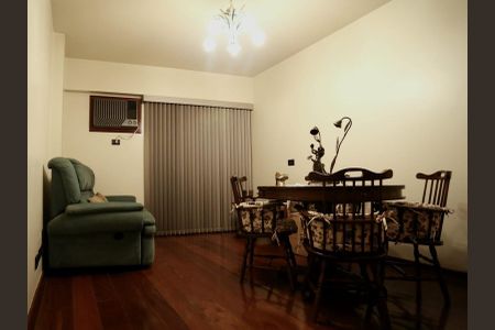 Apartamento à venda com 206m², 4 quartos e 3 vagasSala