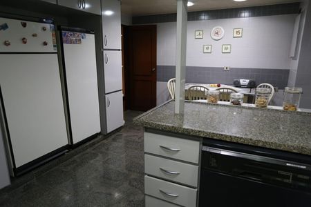 Apartamento à venda com 206m², 4 quartos e 3 vagasCozinha