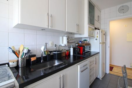 Apartamento à venda com 58m², 1 quarto e 2 vagas Apartamento à venda com 58m², 1 quarto e 2 vagasCozinha