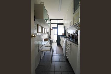 Apartamento à venda com 58m², 1 quarto e 2 vagas Apartamento à venda com 58m², 1 quarto e 2 vagasCozinha