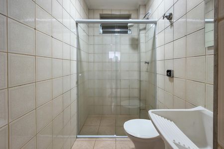 Banheiro  de kitnet/studio para alugar com 0 quarto, 33m² em Boqueirão, Praia Grande
