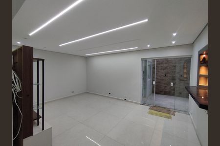 Casa para alugar com 221m², 4 quartos e 2 vagas Casa para alugar com 221m², 4 quartos e 2 vagasSala