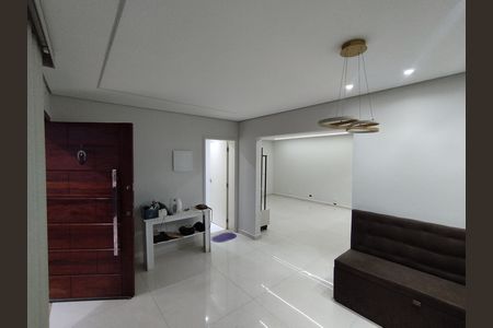 Casa para alugar com 221m², 4 quartos e 2 vagas Casa para alugar com 221m², 4 quartos e 2 vagasSala