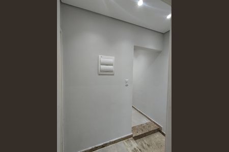 Casa para alugar com 221m², 4 quartos e 2 vagas Casa para alugar com 221m², 4 quartos e 2 vagasCorredor