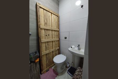 Casa para alugar com 221m², 4 quartos e 2 vagas Casa para alugar com 221m², 4 quartos e 2 vagasBanheiro de serviço