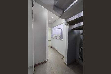 Casa para alugar com 221m², 4 quartos e 2 vagas Casa para alugar com 221m², 4 quartos e 2 vagasCorredor