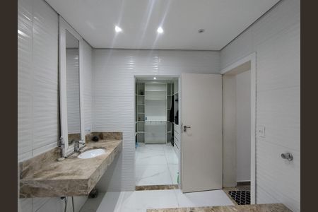 Casa para alugar com 221m², 4 quartos e 2 vagas Casa para alugar com 221m², 4 quartos e 2 vagasBanheiro - torneira