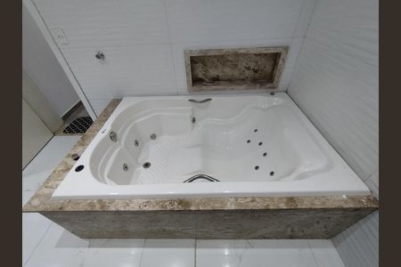 Casa para alugar com 221m², 4 quartos e 2 vagas Casa para alugar com 221m², 4 quartos e 2 vagasBanheiro - torneira