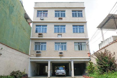 Apartamento para alugar com 900m², 2 quartos e 1 vaga Apartamento para alugar com 900m², 2 quartos e 1 vagaFachada