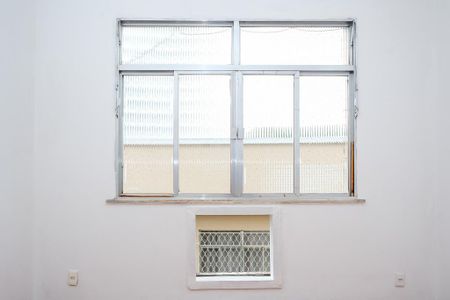  Quarto 1 de apartamento para alugar com 2 quartos, 900m² em Centro, Nova Iguaçu