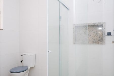 Apartamento para alugar com 900m², 2 quartos e 1 vaga Apartamento para alugar com 900m², 2 quartos e 1 vagaBanheiro