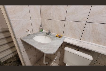 Casa para alugar com 106m², 2 quartos e 2 vagas Casa para alugar com 106m², 2 quartos e 2 vagasBanheiro