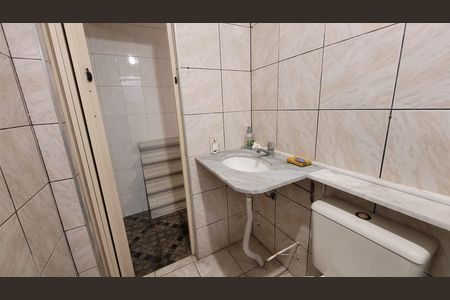 Casa para alugar com 106m², 2 quartos e 2 vagas Casa para alugar com 106m², 2 quartos e 2 vagasBanheiro