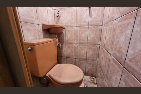 Casa para alugar com 106m², 2 quartos e 2 vagas Casa para alugar com 106m², 2 quartos e 2 vagasBanheiro serviço