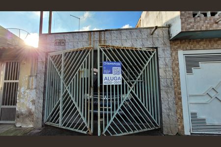 Casa para alugar com 106m², 2 quartos e 2 vagas Casa para alugar com 106m², 2 quartos e 2 vagasFachada