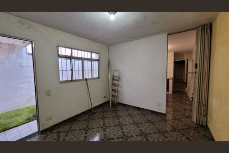 Sala de casa para alugar com 2 quartos, 106m² em Vila Ercilia, Itaquaquecetuba